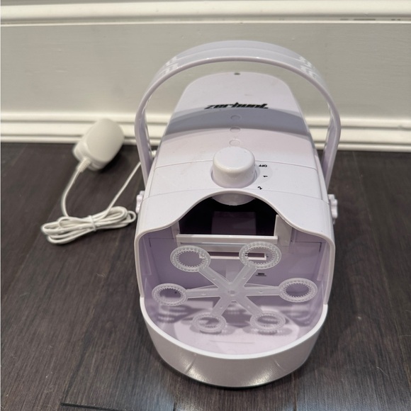 Other - NWOT Zehunt White Electric Bubble Machine